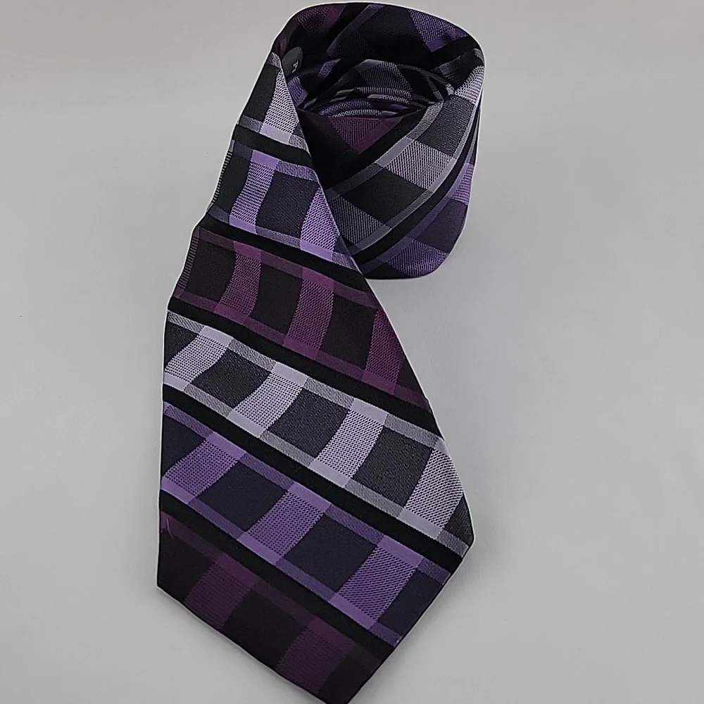Perry Ellis Classic Purple and Gray Tie